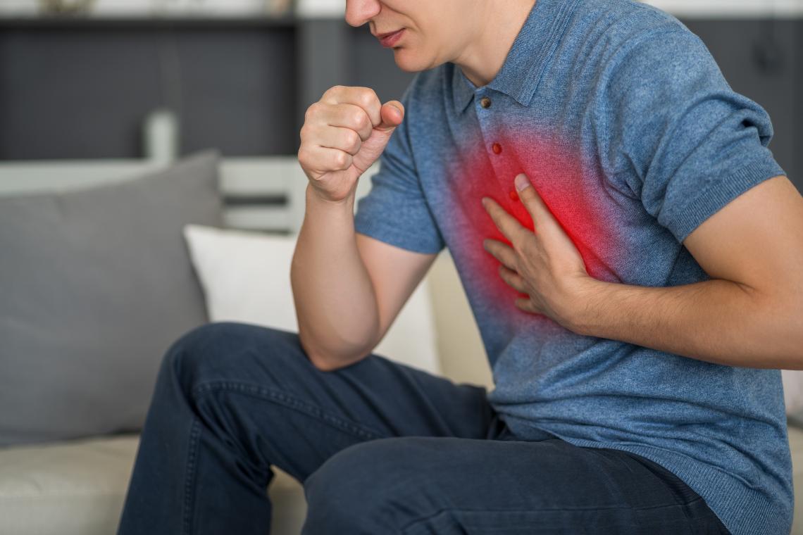 приступы кашля боль в груди (100) фото
